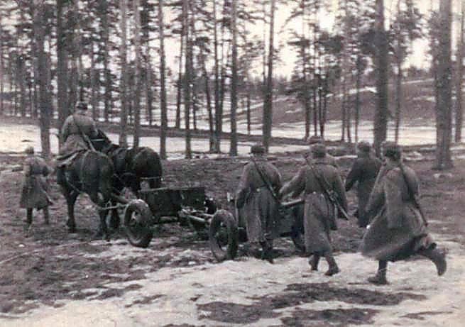 ГУРУ ыы, +. г | Ей Е;