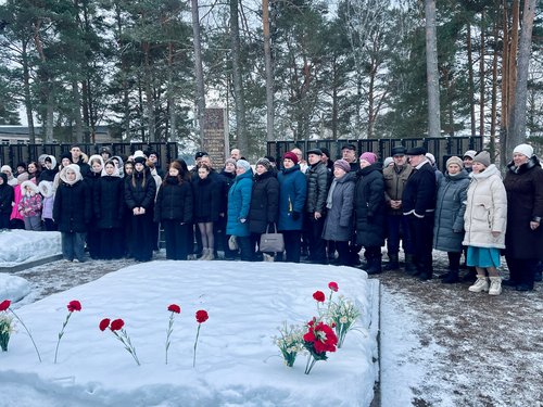 Хранители истории, участие потомков бойцов 3-й МКСД в торжествах в селе Молвотицы.