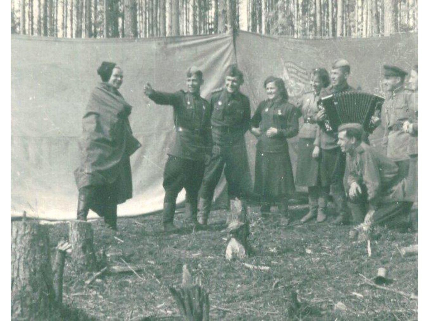 АГИТБРИГАДА — диафильм (1943) — слайд 011