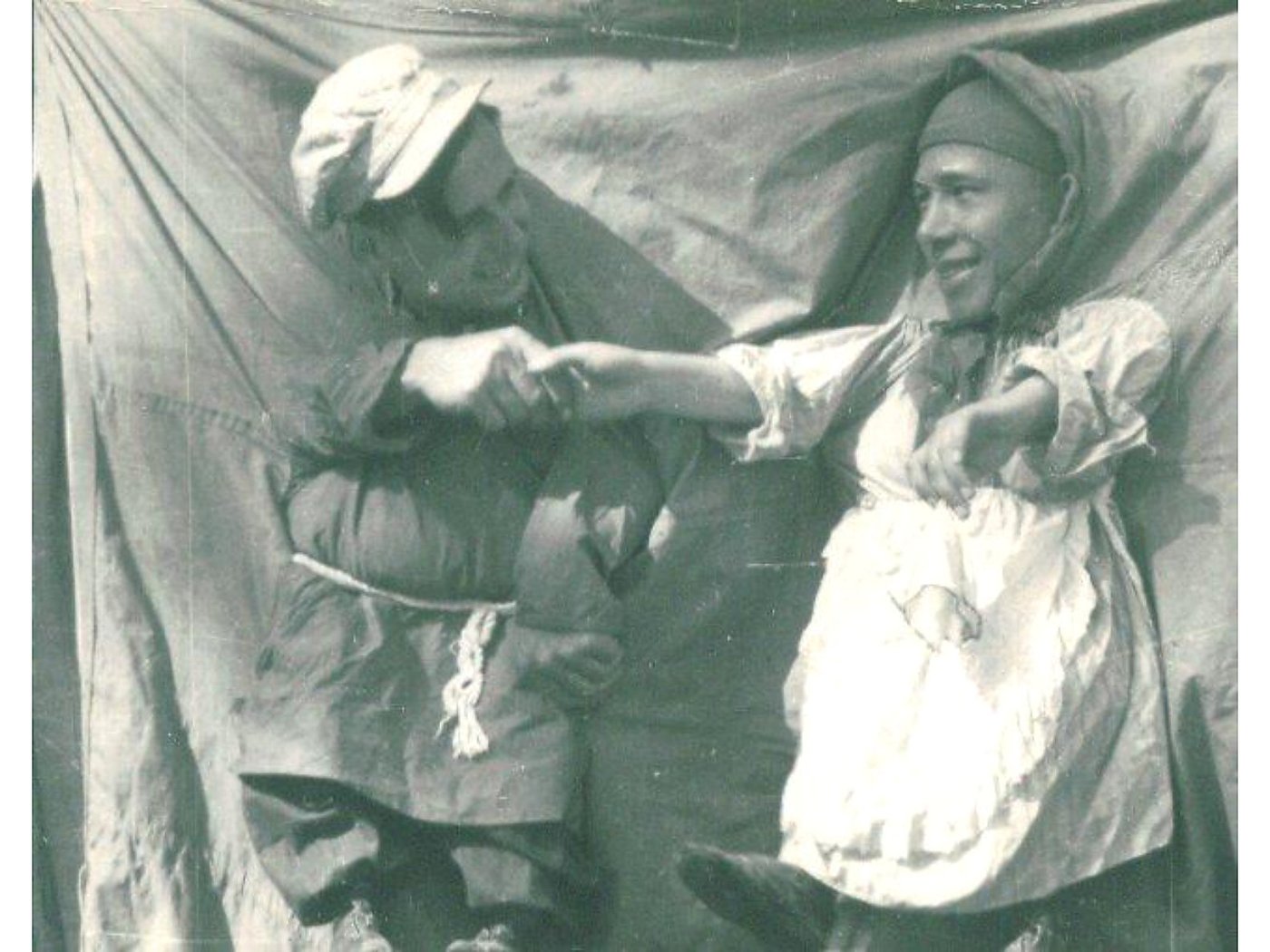 АГИТБРИГАДА — диафильм (1943) — слайд 013