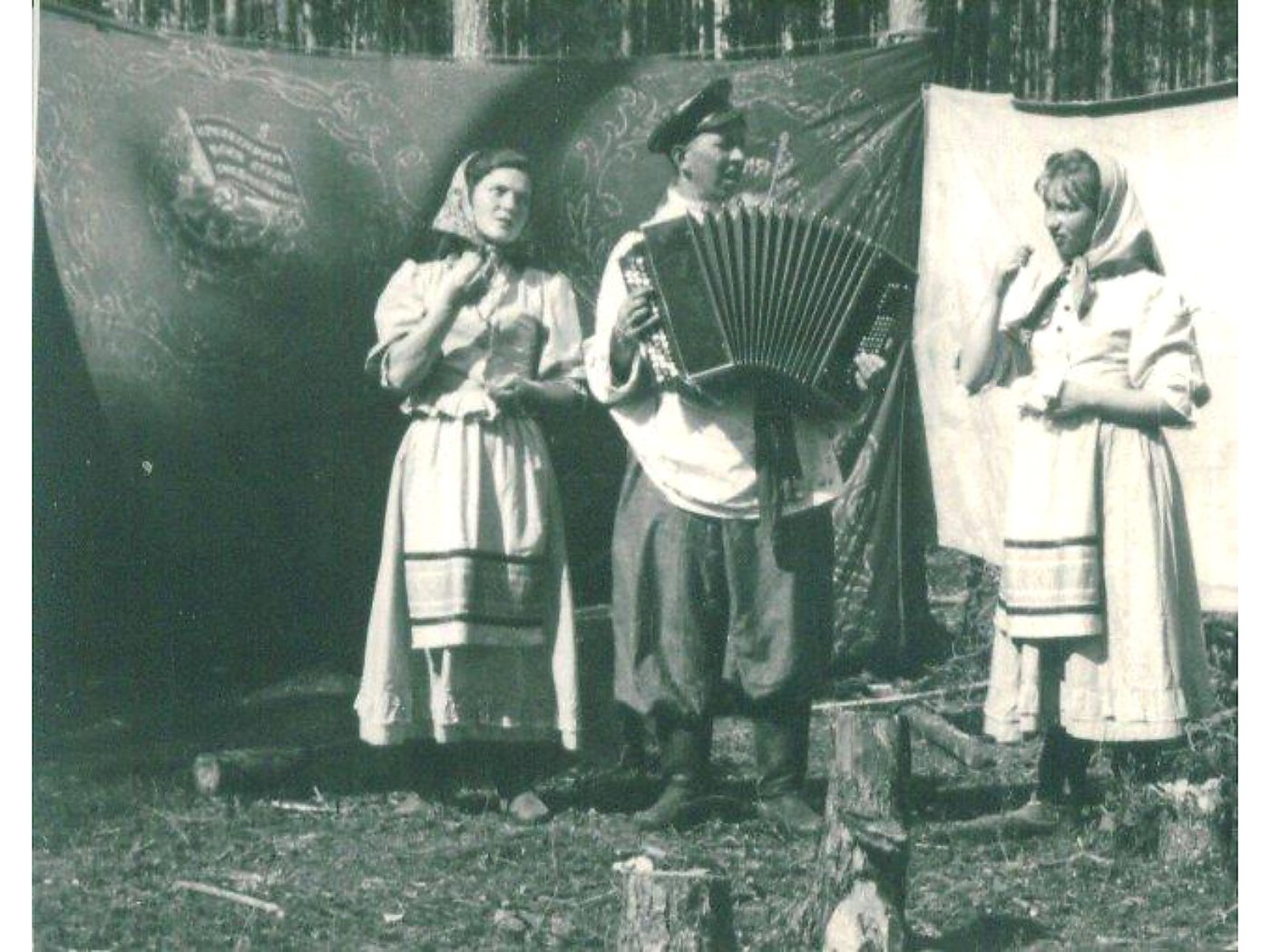 АГИТБРИГАДА — диафильм (1943) — слайд 037