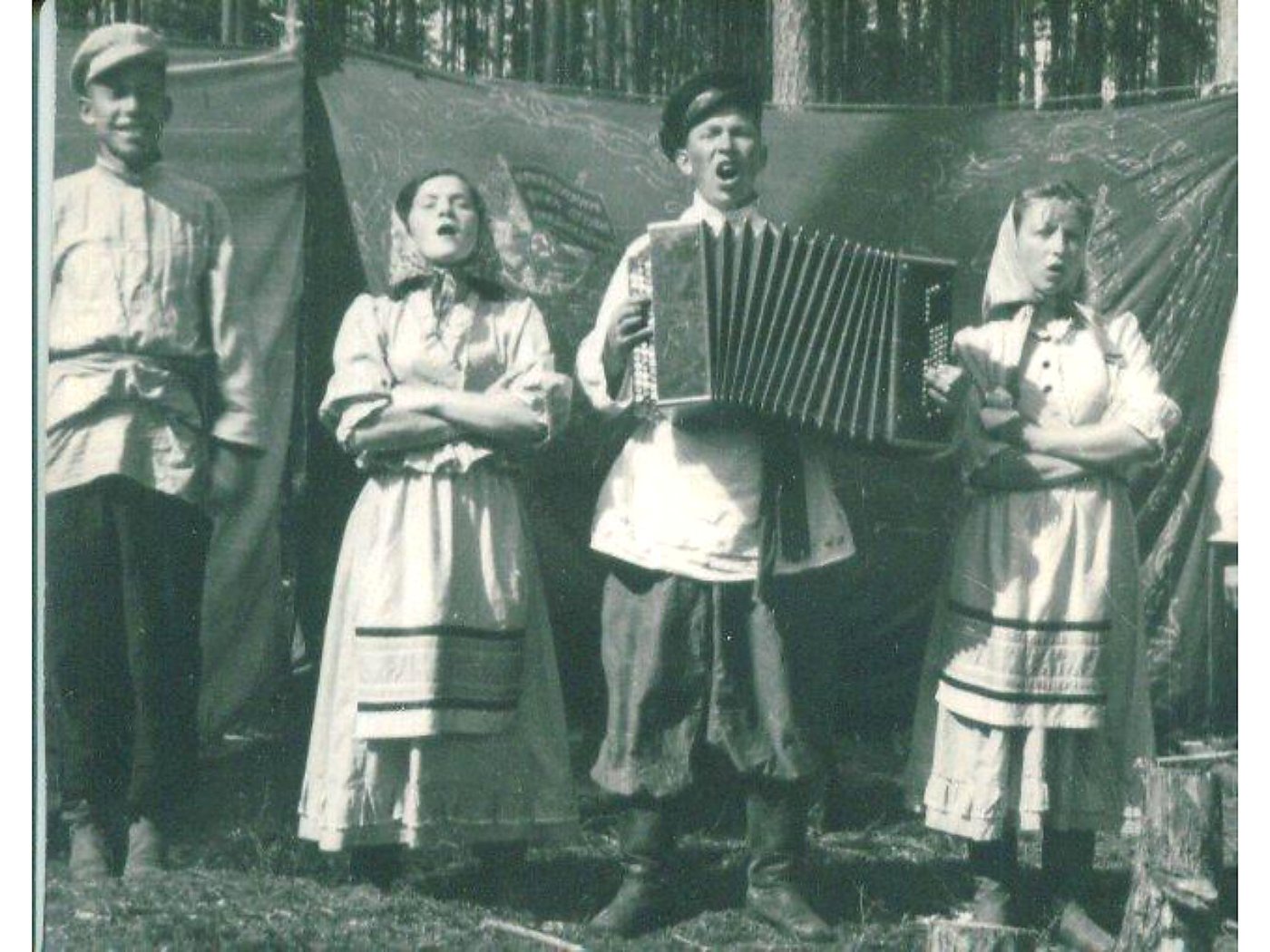 АГИТБРИГАДА — диафильм (1943) — слайд 038